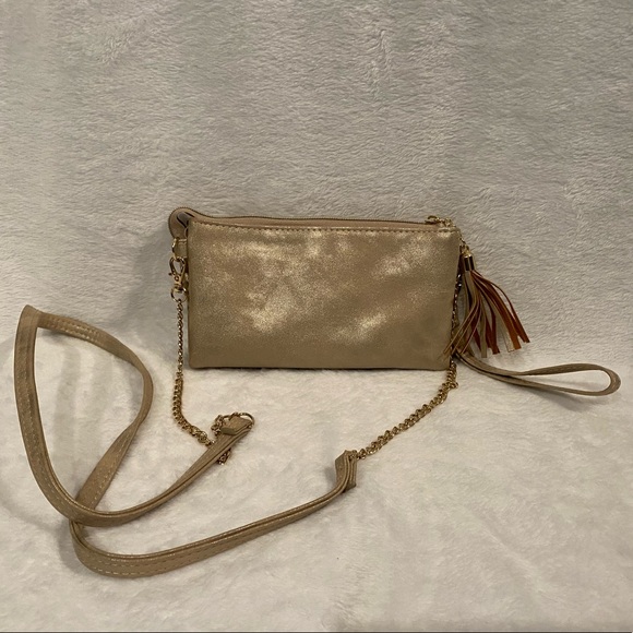 Maurice’s small gold crossbody - Picture 2 of 4
